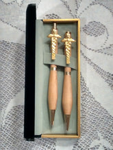 Load image into Gallery viewer, Slim Pen and Mechanical Pencil Set in 24 kt Gold Finish with grip